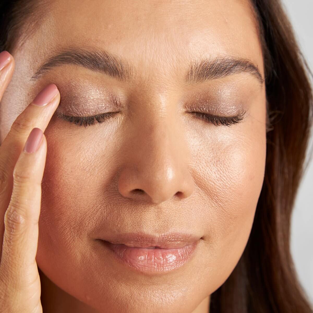 [DNU] On Point Tint Creamy Eyeshadow & Primer with Peptides - PÜR Beauty