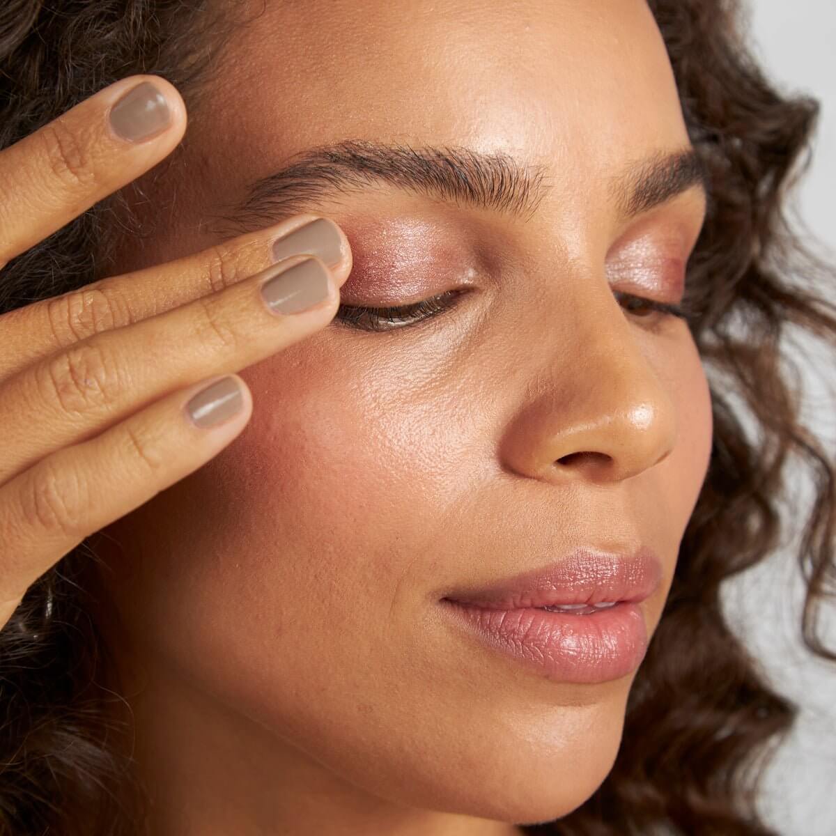 [DNU] On Point Tint Creamy Eyeshadow & Primer with Peptides - PÜR Beauty